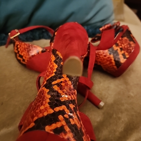 Bakers heels Red Size 7 - Picture 10 of 11